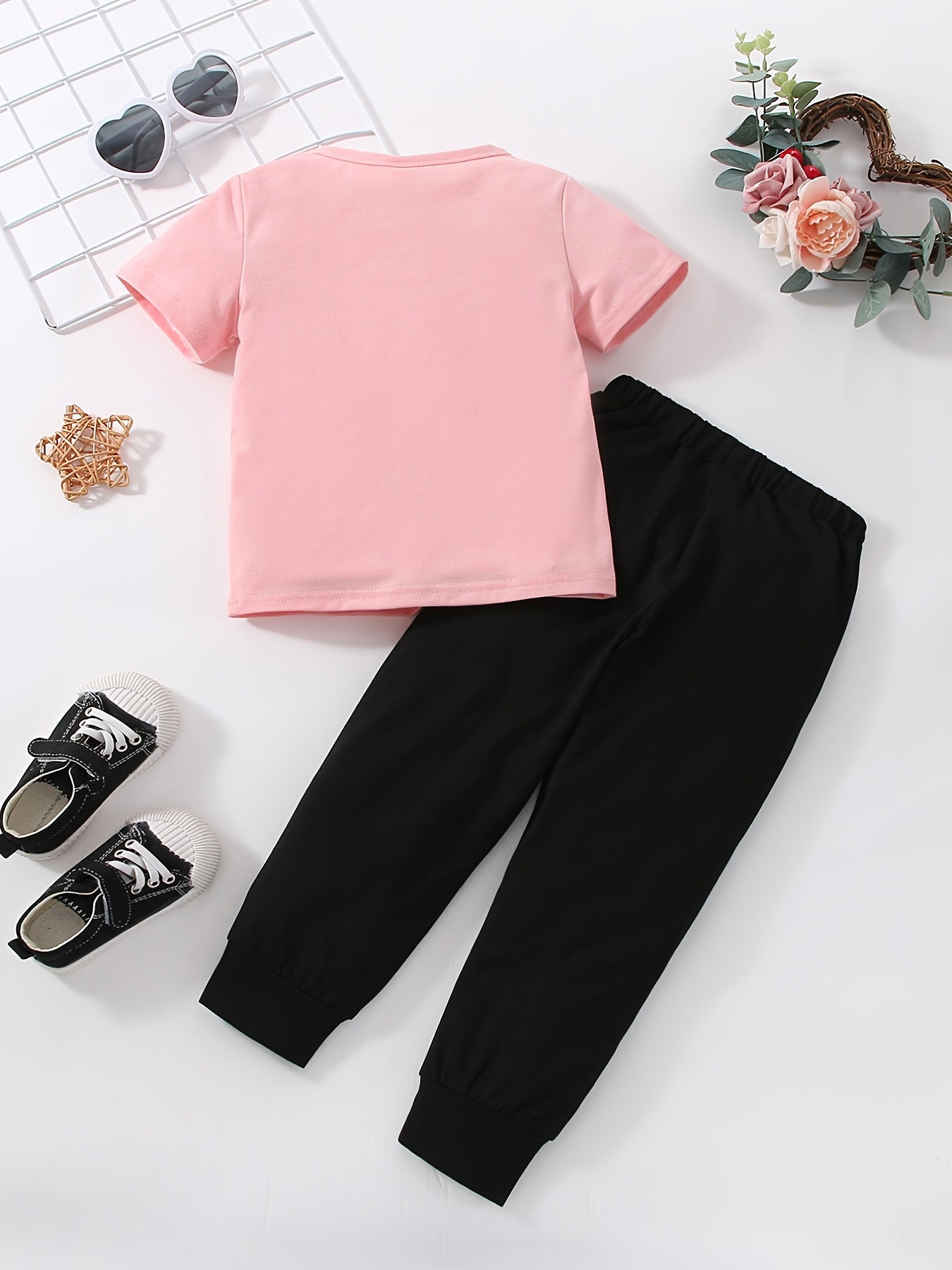 Casual Pink Heart Print T-shirt & Plain Color Pants Set for Spring and Summer