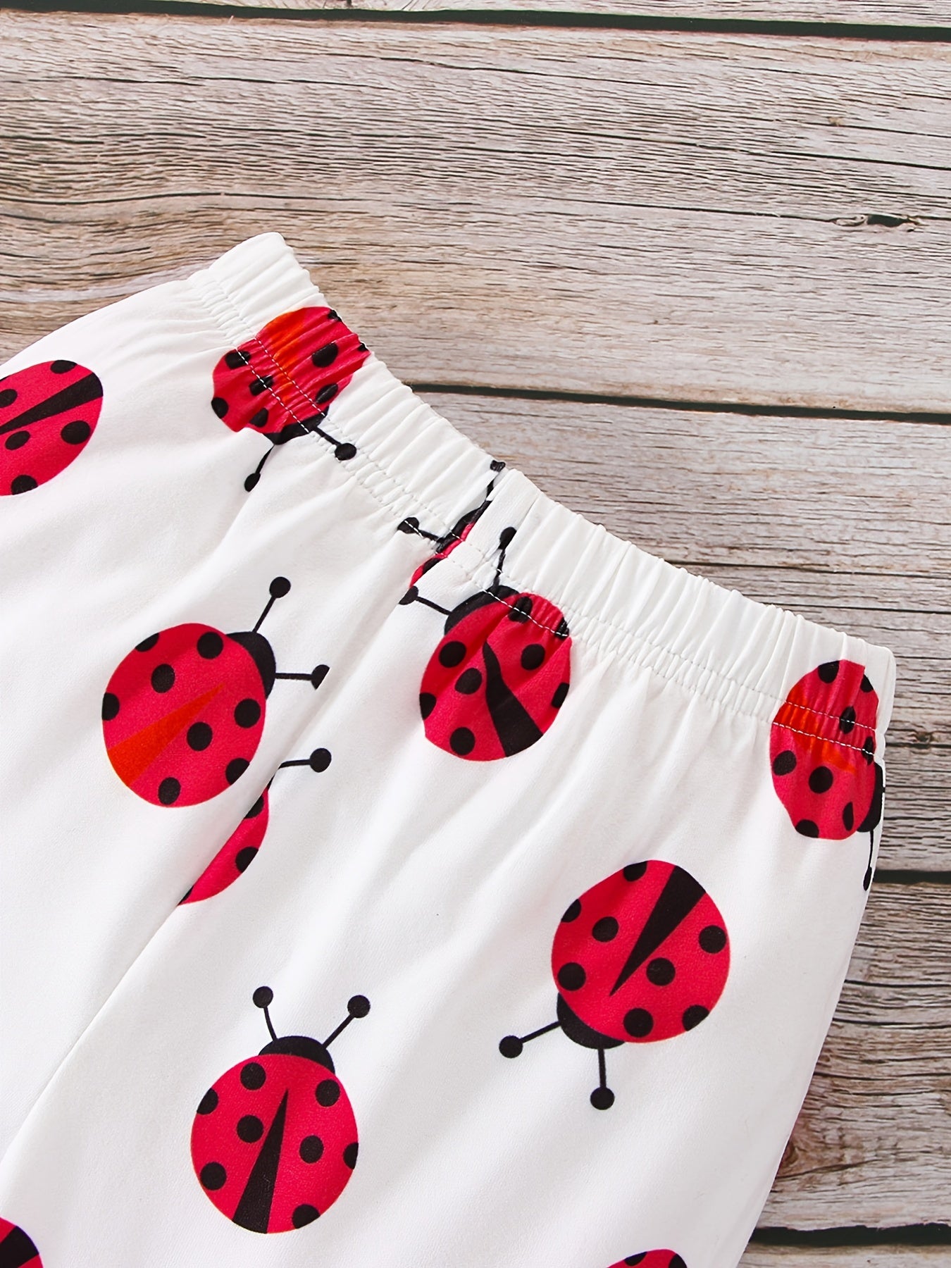 2pcs Baby Girls Flying Sleeve Top and Cartoon Ladybug Print Pant Set