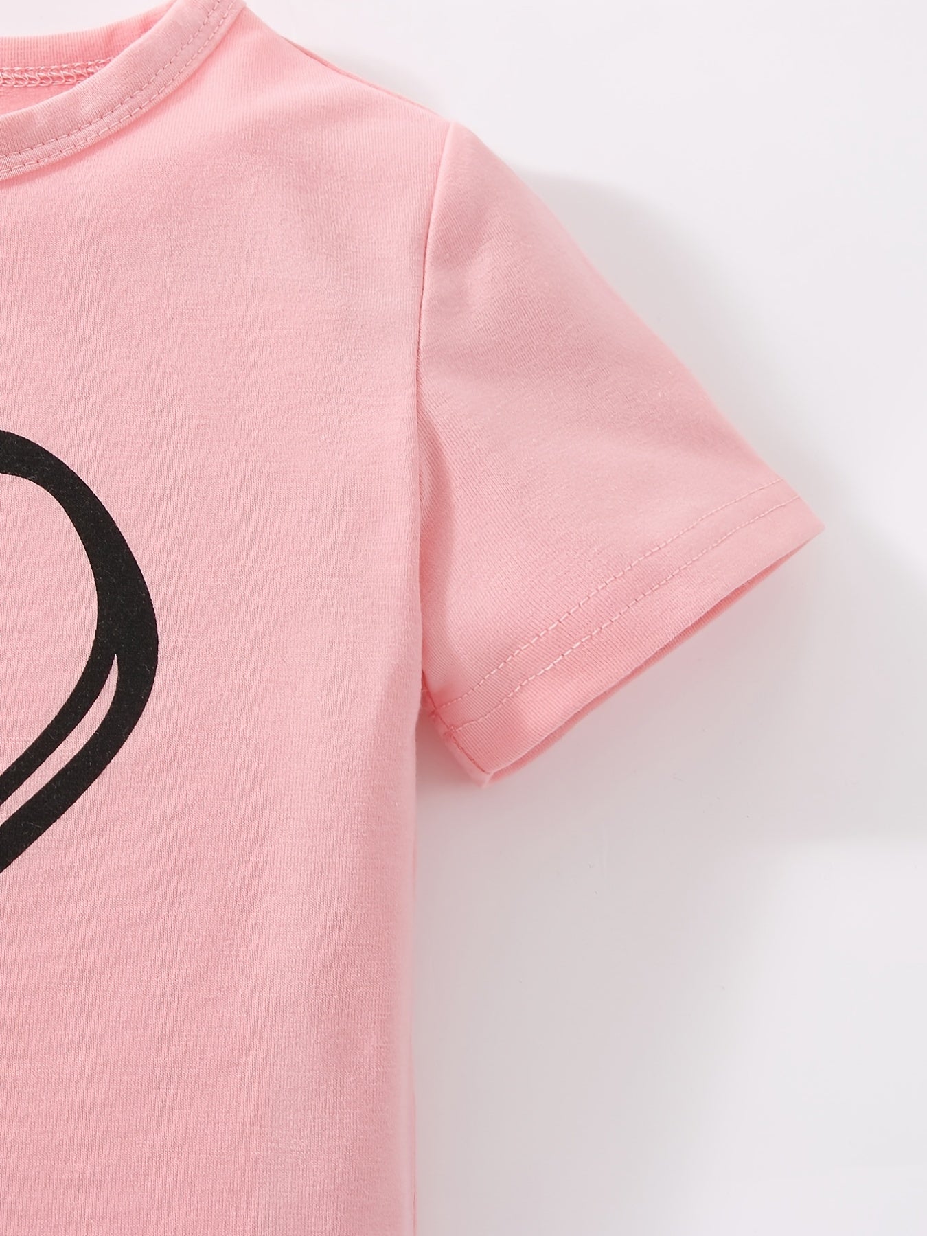 Casual Pink Heart Print T-shirt & Plain Color Pants Set for Spring and Summer