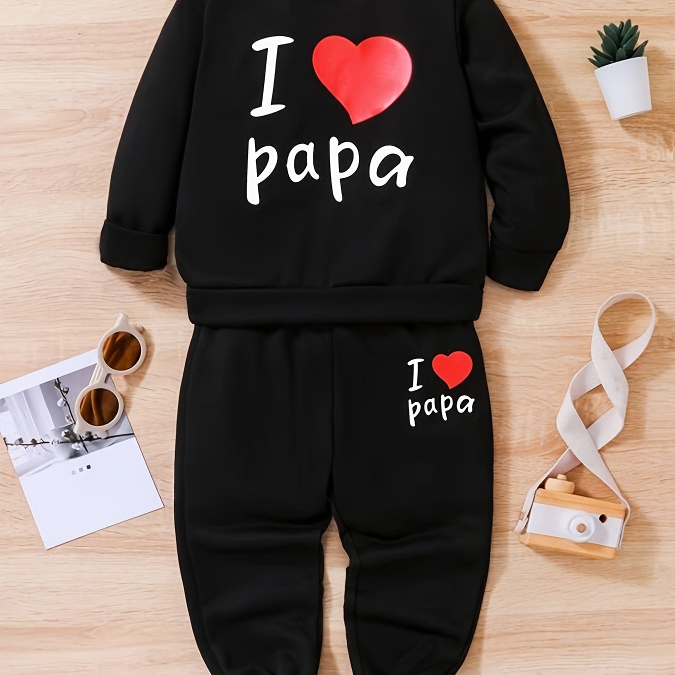 2pcs Boys Casual Active Set with I LOVE PAPA Print Pullover and Sweatpants